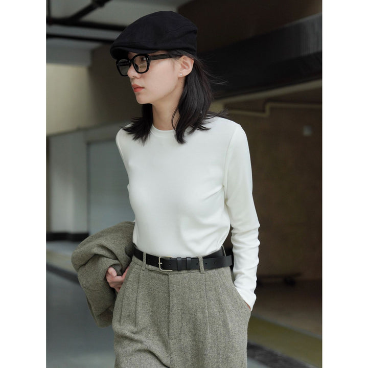 Women's fine round neck sweater made of cotton blend with slightly tailored silhouette Mune Fashion