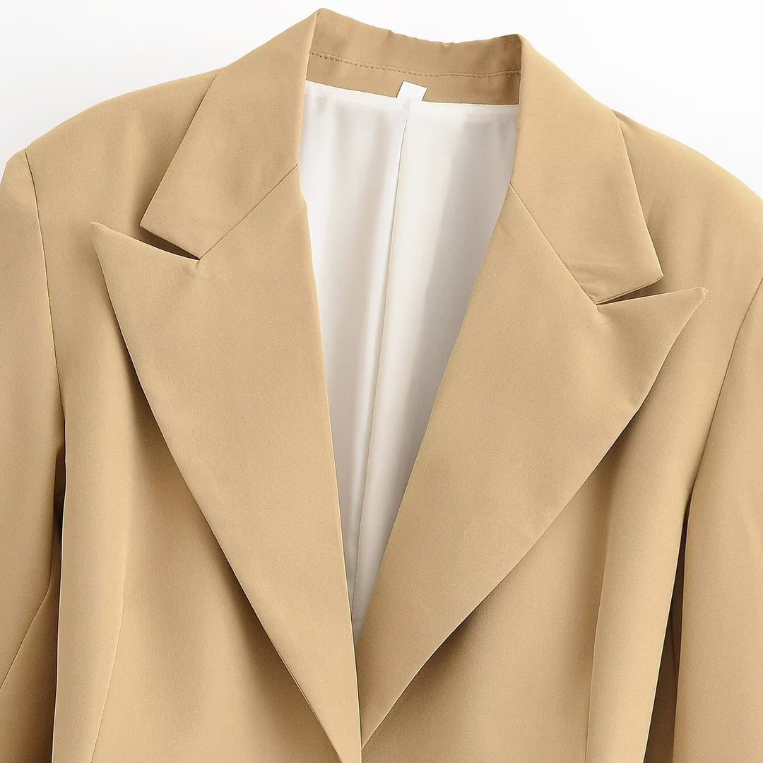 Women's oversized blazer with pointed lapels and flap pockets Mune Fashion