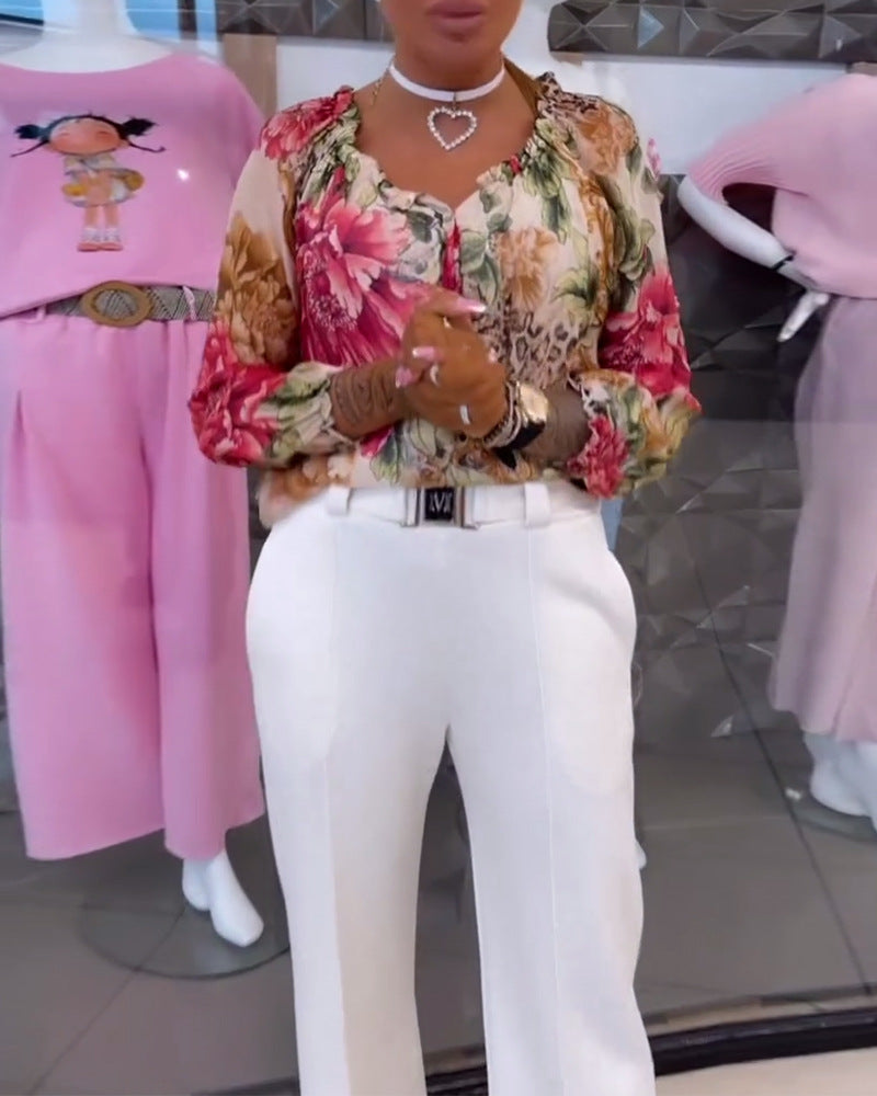 Women's blouse in silk look with floral-animal print, V-neck, gathering and cuffed sleeves Mune Fashion