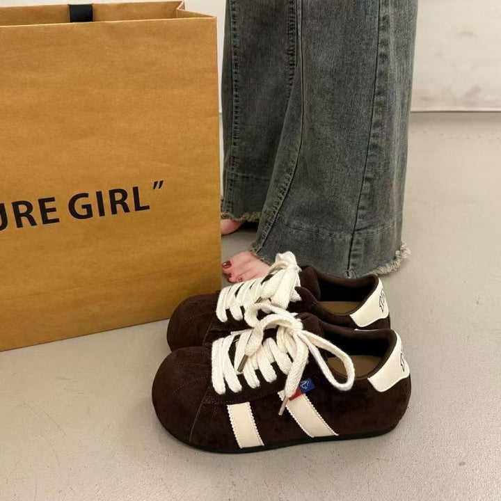 Women's sporty sneakers made of soft suede with wide laces and robust design Mune Fashion