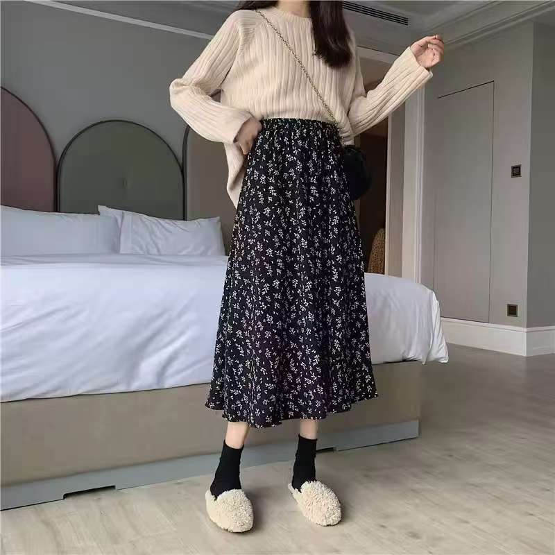 Women's Elegant Midi Skirt with Floral Pattern Mune Fashion