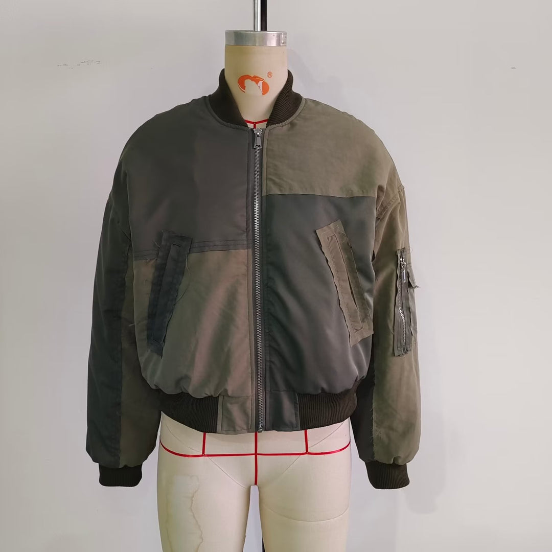Women’s short-cut utility bomber with patch details, practical chest pockets and sleeve zipper Mune Fashion