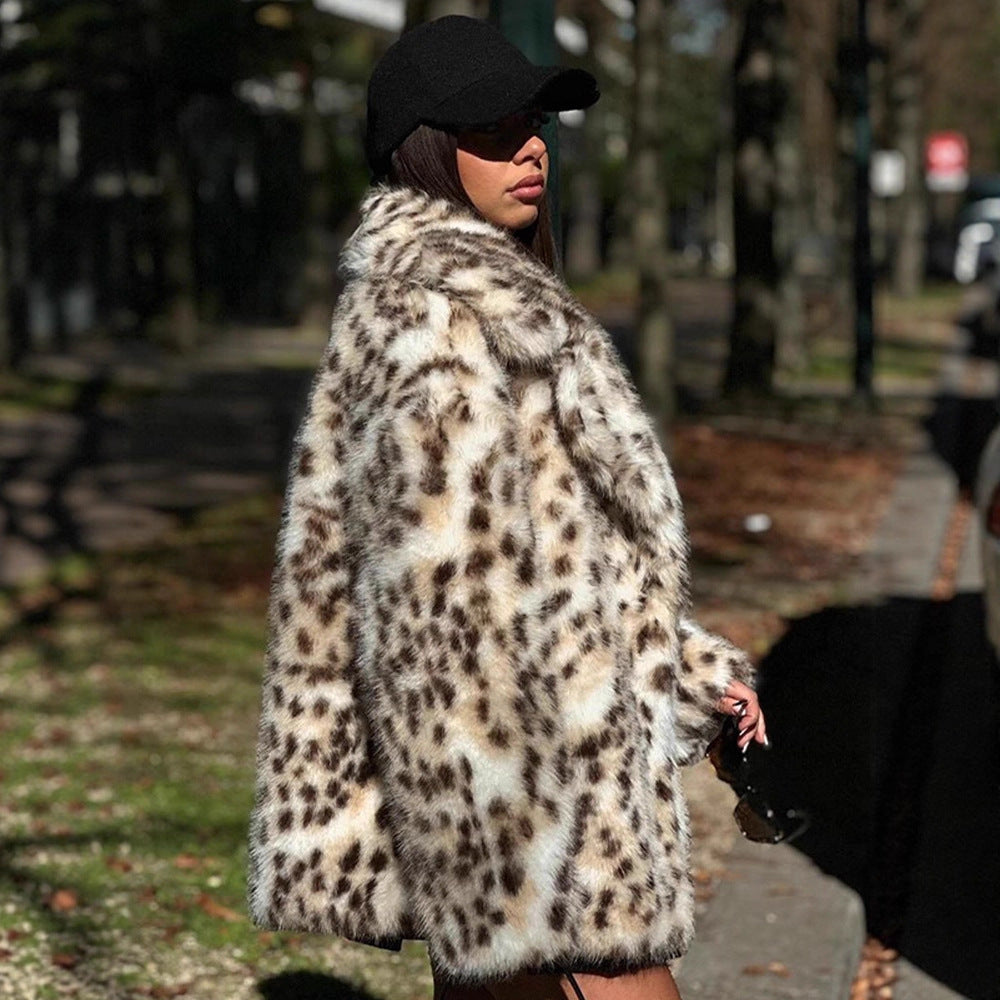 Women's short coat made of vegan high-pile faux fur with leopard print Mune Fashion