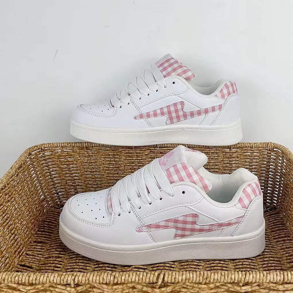 Women's sneakers in a modern check design with breathable materials Mune Fashion