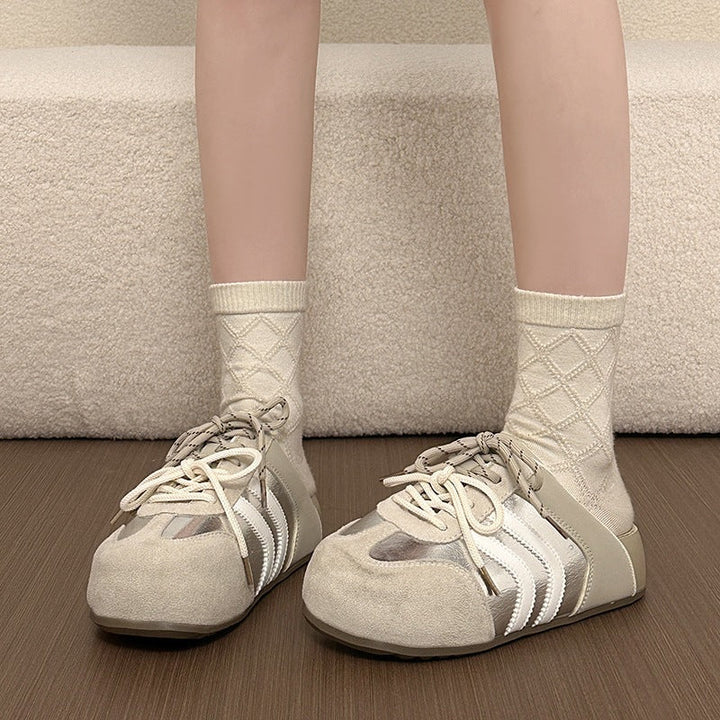 Women's fashionable sneakers with innovative lacing system and breathable upper material Mune Fashion