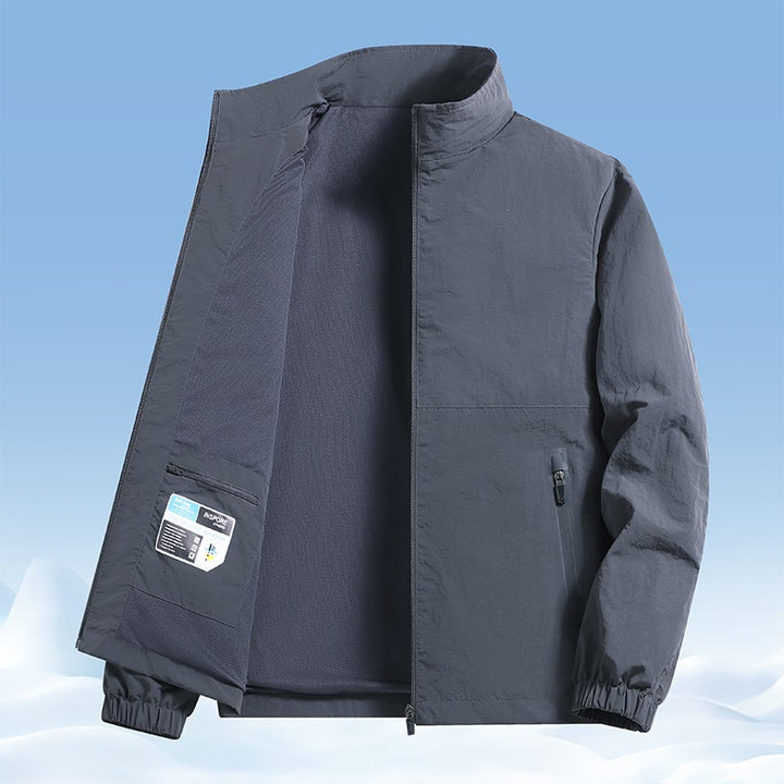 Men's lightweight wind and water-repellent transitional jacket with mesh lining, stand-up collar & zippered pockets Mune Fashion