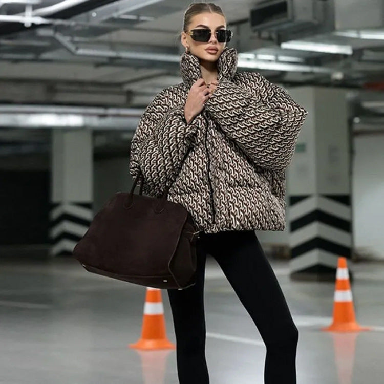 Women Short Quilted Oversized Quilted Jacket with High Shawl Collar Mune Fashion
