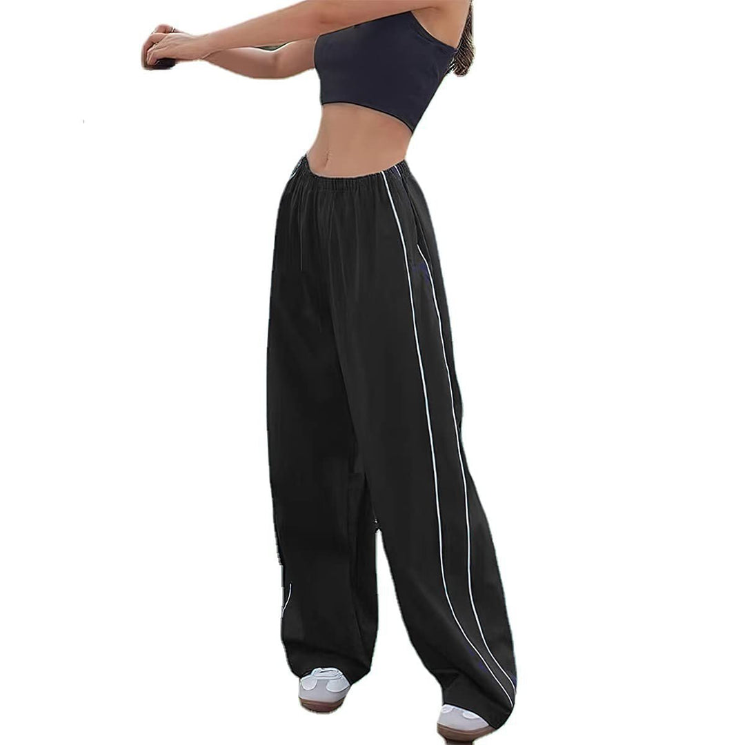 Ladies Sporty Pants with A Wide Cut and Elastic Waistband Mune