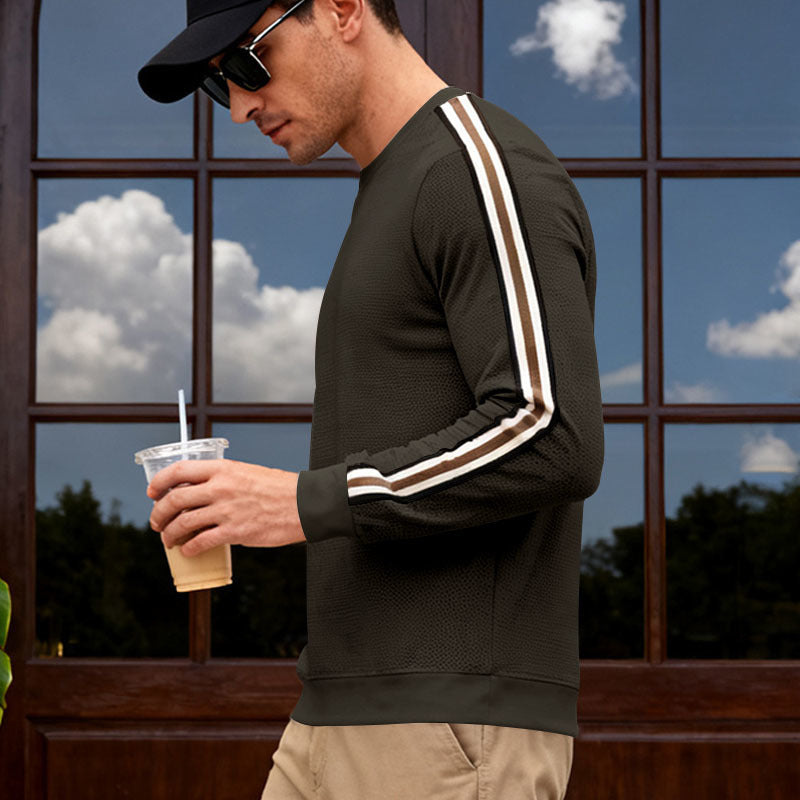 Men's structured sweatshirt with fine waffle texture, contrasting side stripes on the sleeves and a fitted cut Mune Fashion