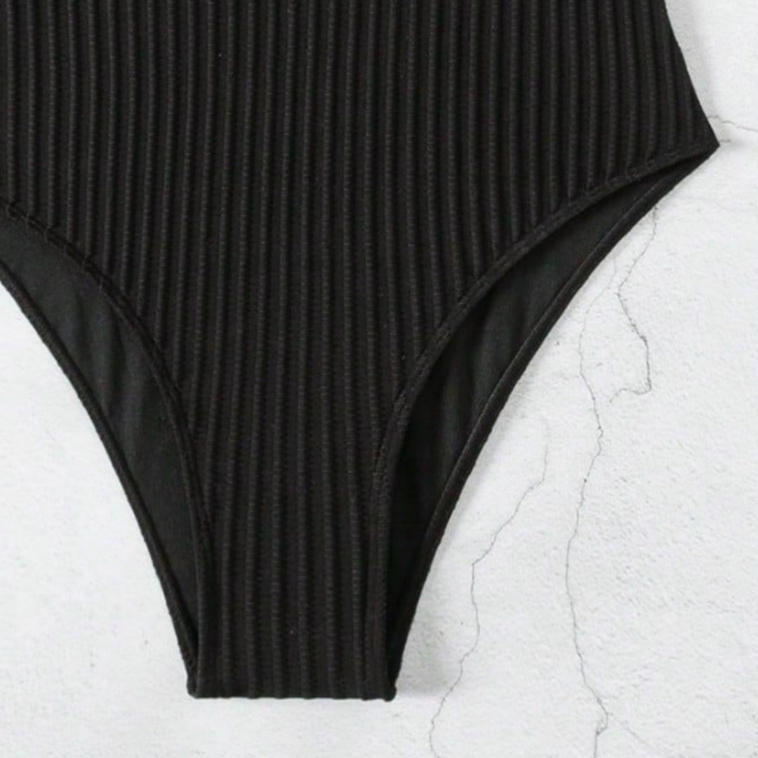 Women Cut-Out Swimsuit with Elegant Ribbed Design Mune Fashion
