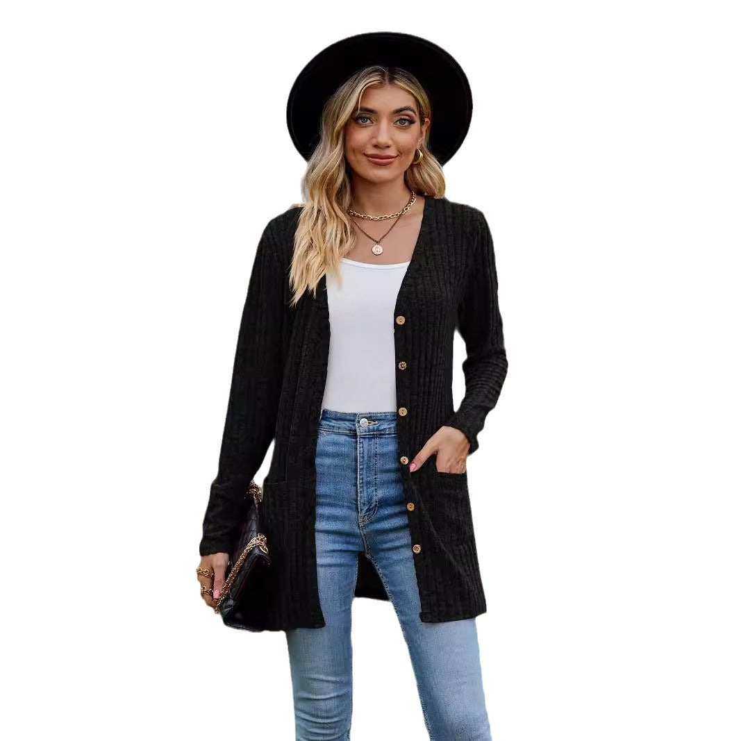 Women's longer ribbed knitted cardigan with patch pockets and wooden buttons Mune Fashion