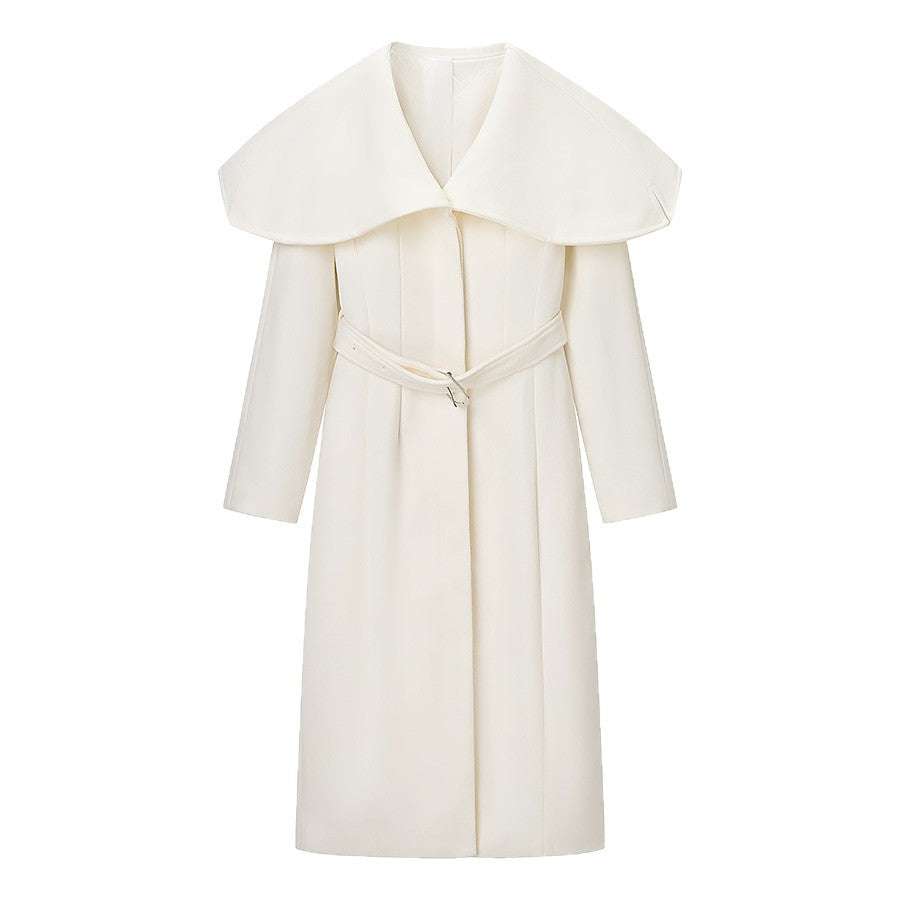 Women’s coat with oversized cape collar and fitted belt Mune Fashion