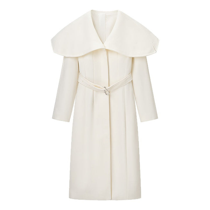 Women’s coat with oversized cape collar and fitted belt Mune Fashion