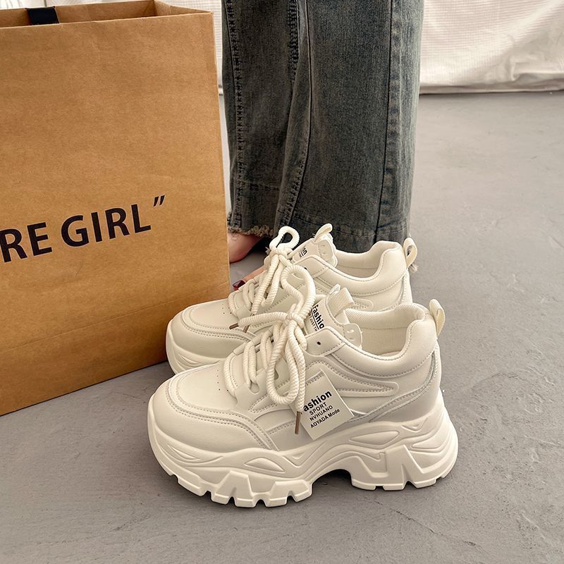 Women Chunky Sneakers with Thick Sole and Fashionable Design Mune Fashion