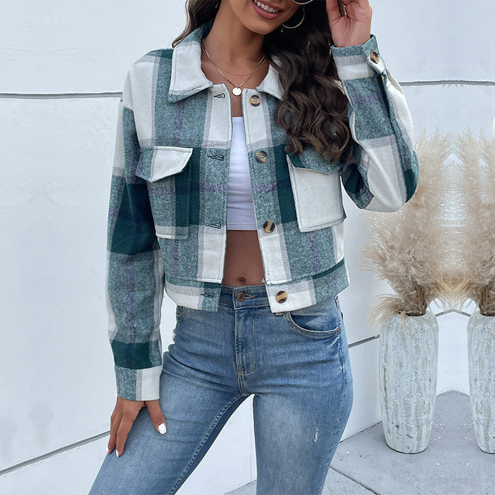 Women's short-cut checkered overshirt jacket with breast flaps and wooden buttons Mune Fashion
