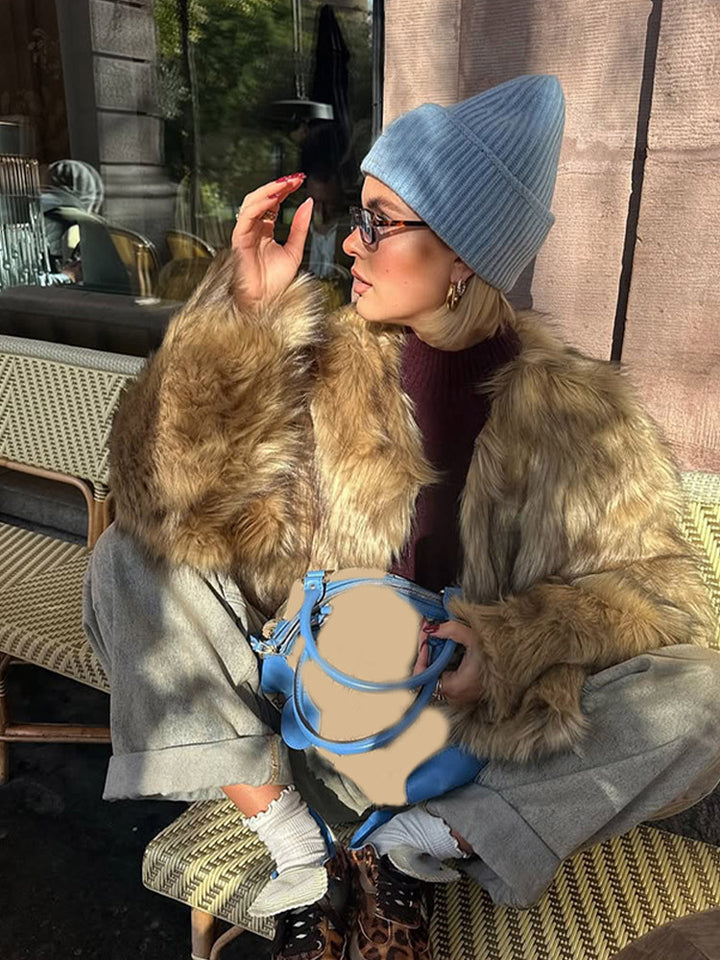 Women's short faux fur jacket with oversized sleeves and plush collar Mune Fashion