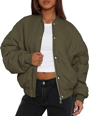 Women's short-cut quilted bomber jacket in oversized look with raglan sleeves Mune Fashion