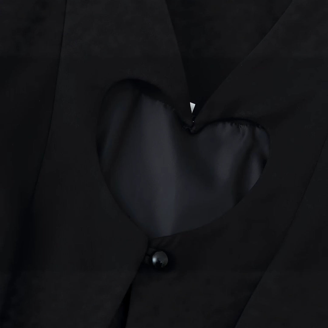 Women's Tailored Short Blazer with Heart-Shaped Neckline and Peplum Mune Fashion