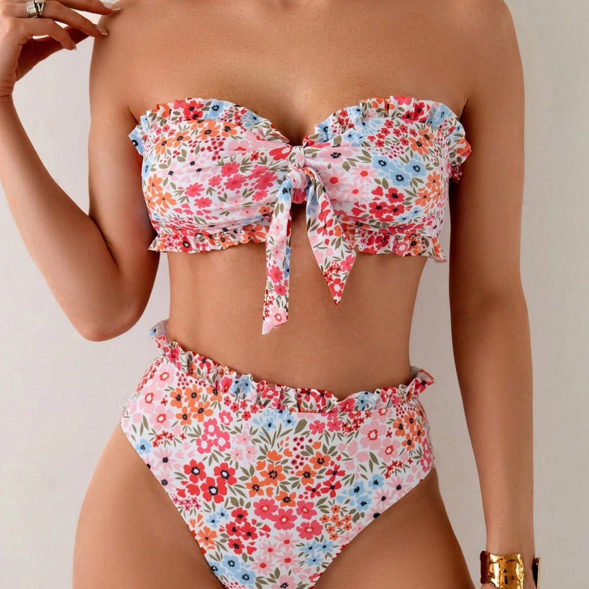 Women's bikini set with romantic ruffle details and high waistband Mune Fashion