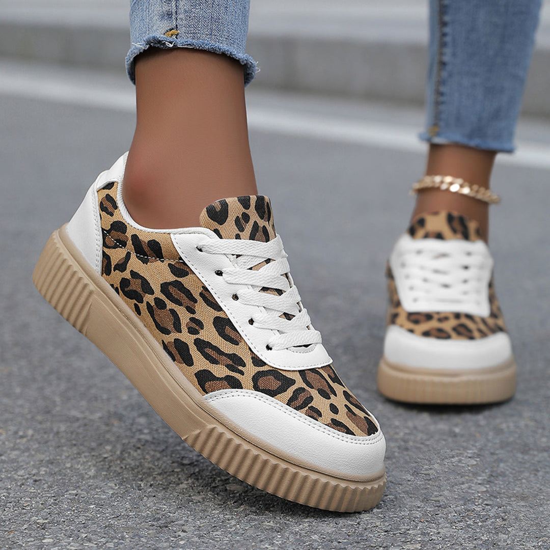 Ladies sneaker in trendy leopard pattern with comfortable cushioning Mune Fashion