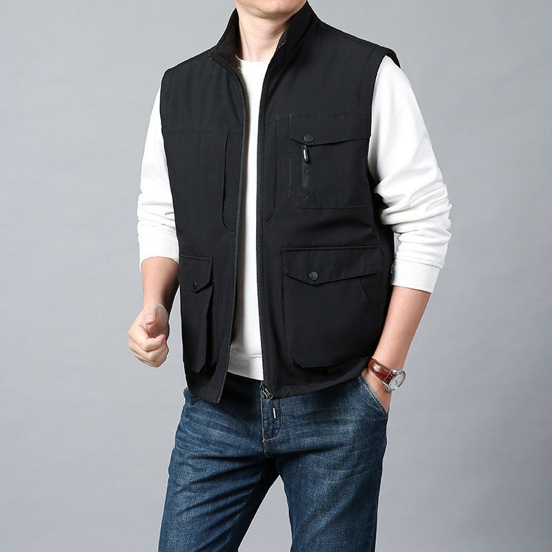 Men's functional vest in urban utility style with organizer pockets and stand-up collar Mune Fashion