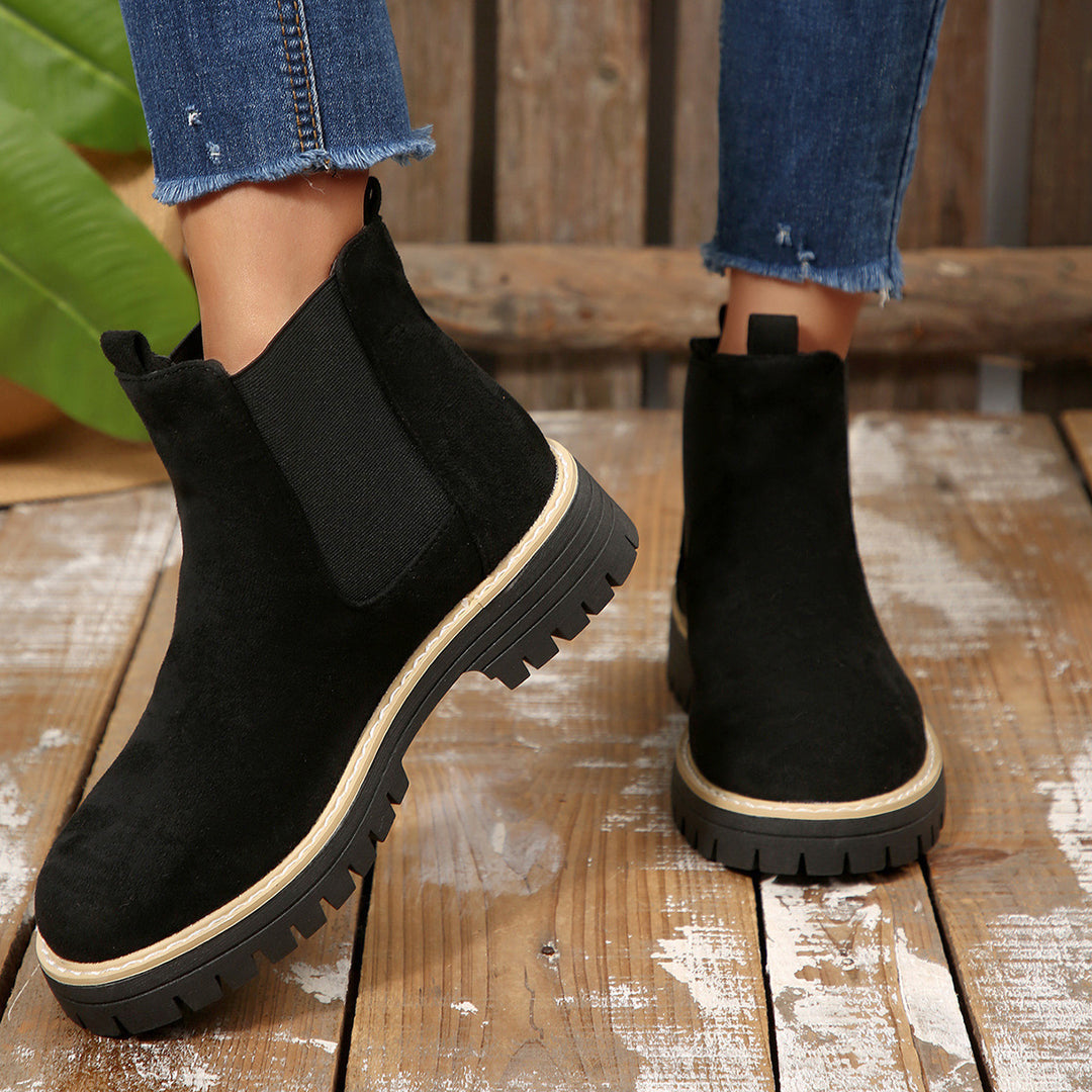Ladies nan Chelsea boots with profiled tractor sole and elastic side panels Mune Fashion