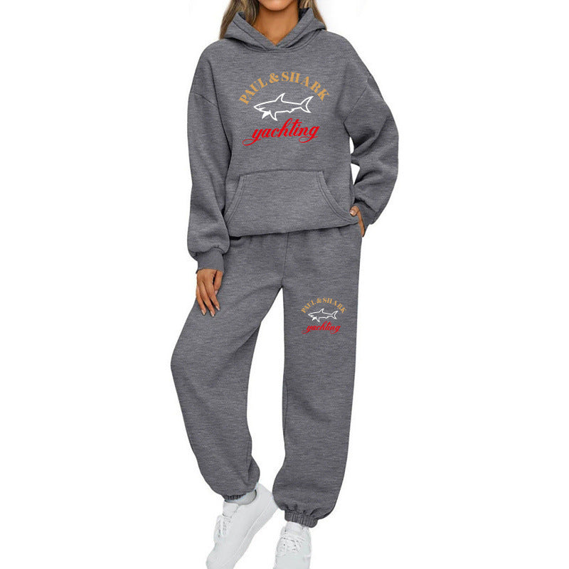 Women's oversized hoodie and jogger set with hood, kangaroo pocket, and ribbed cuffs Mune Fashion