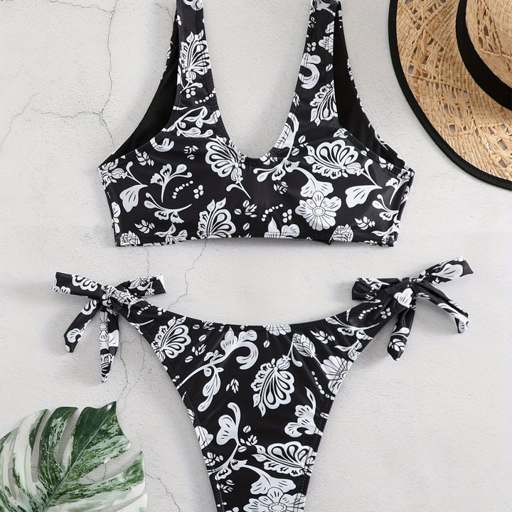 Women's Triangle Bikini with Playful Knot Detail Mune Fashion