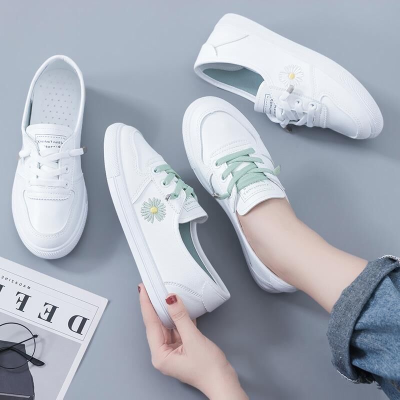 Women's sneakers with floral embroidery design and breathable upper material Mune Fashion