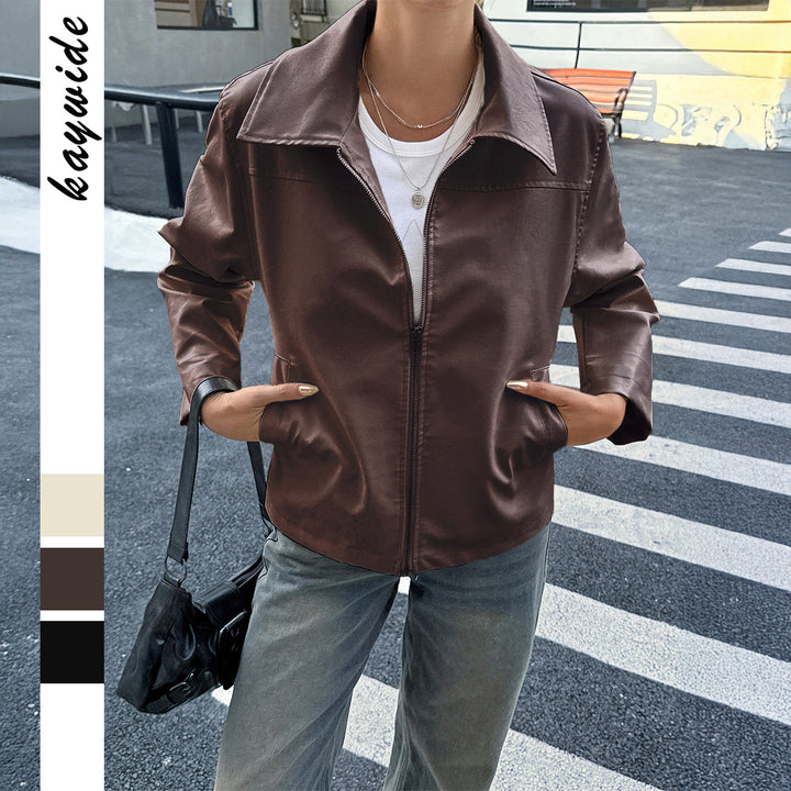 Women's elegant faux leather jacket with zipper, shirt collar and welt pockets Mune Fashion