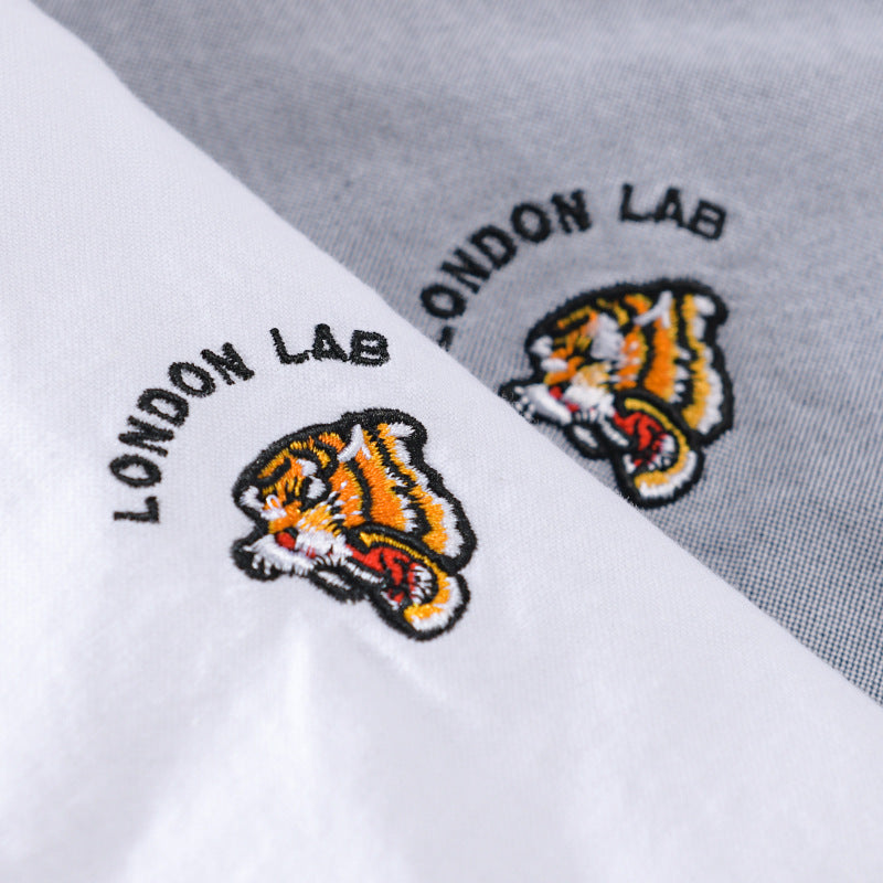 Men's Lightweight Cotton Overshirt in Layering Look with Logo Embroidery and Kent Collar Mune Fashion