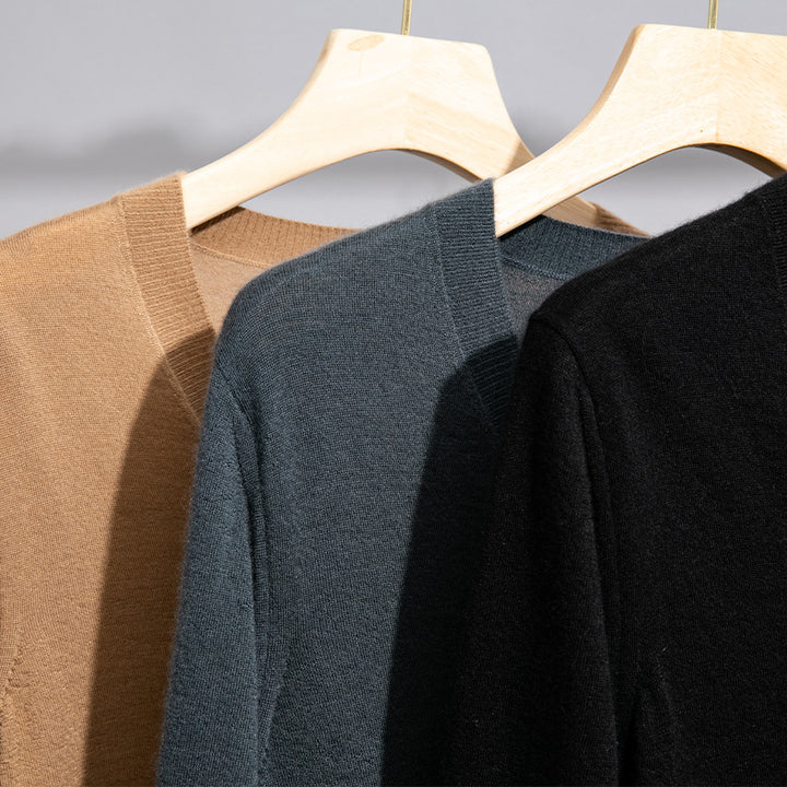 Men's Fine V-Neck Sweater made of Merino Blend with Light Structure Knit Mune Fashion