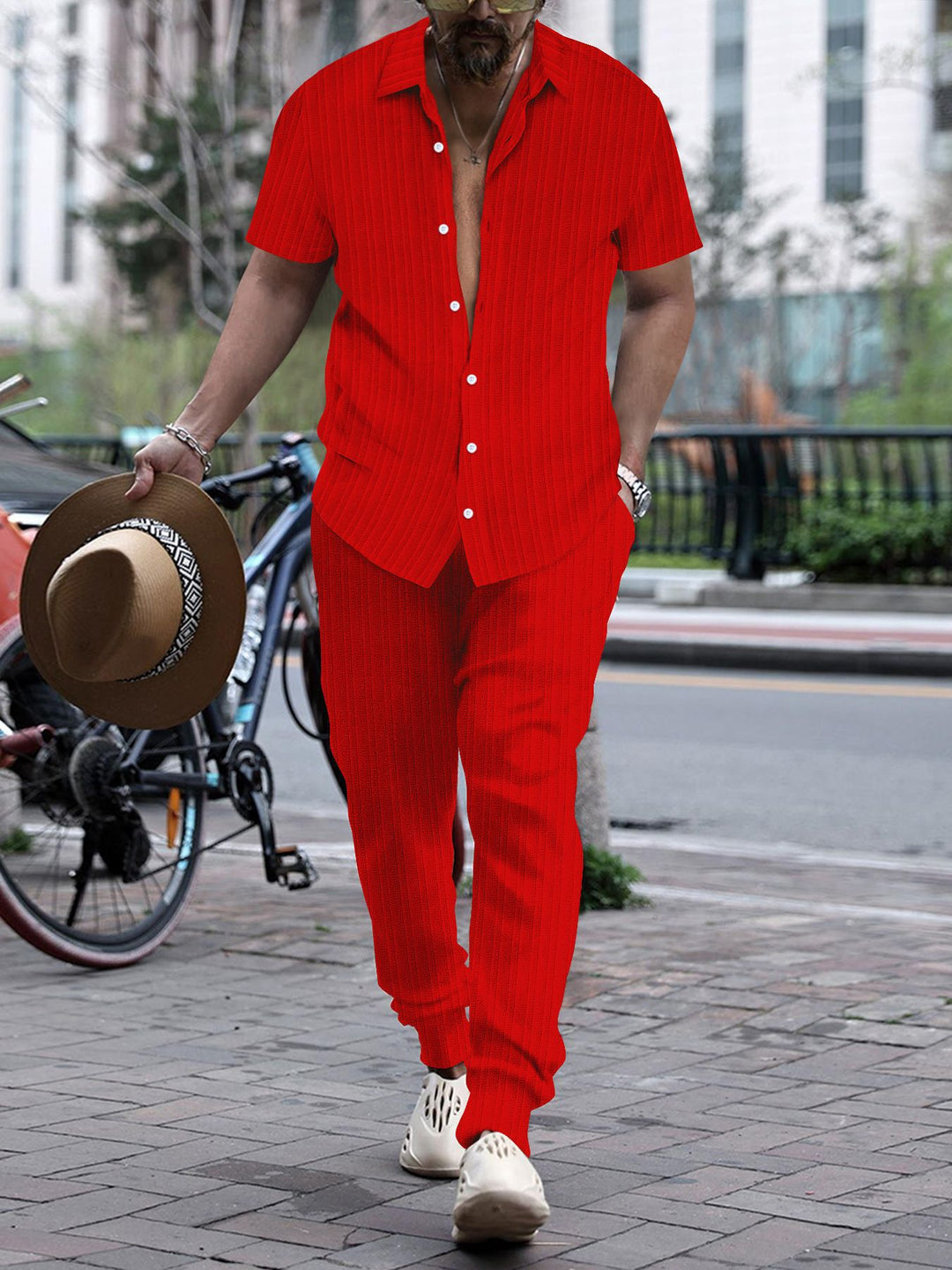 Men's short-sleeve structured relax set made of fine ribbed knit with open shirt collar and tapered chino pants Mune Fashion