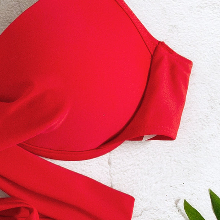 Women’s bikini top with playful knot and elegant design Mune Fashion