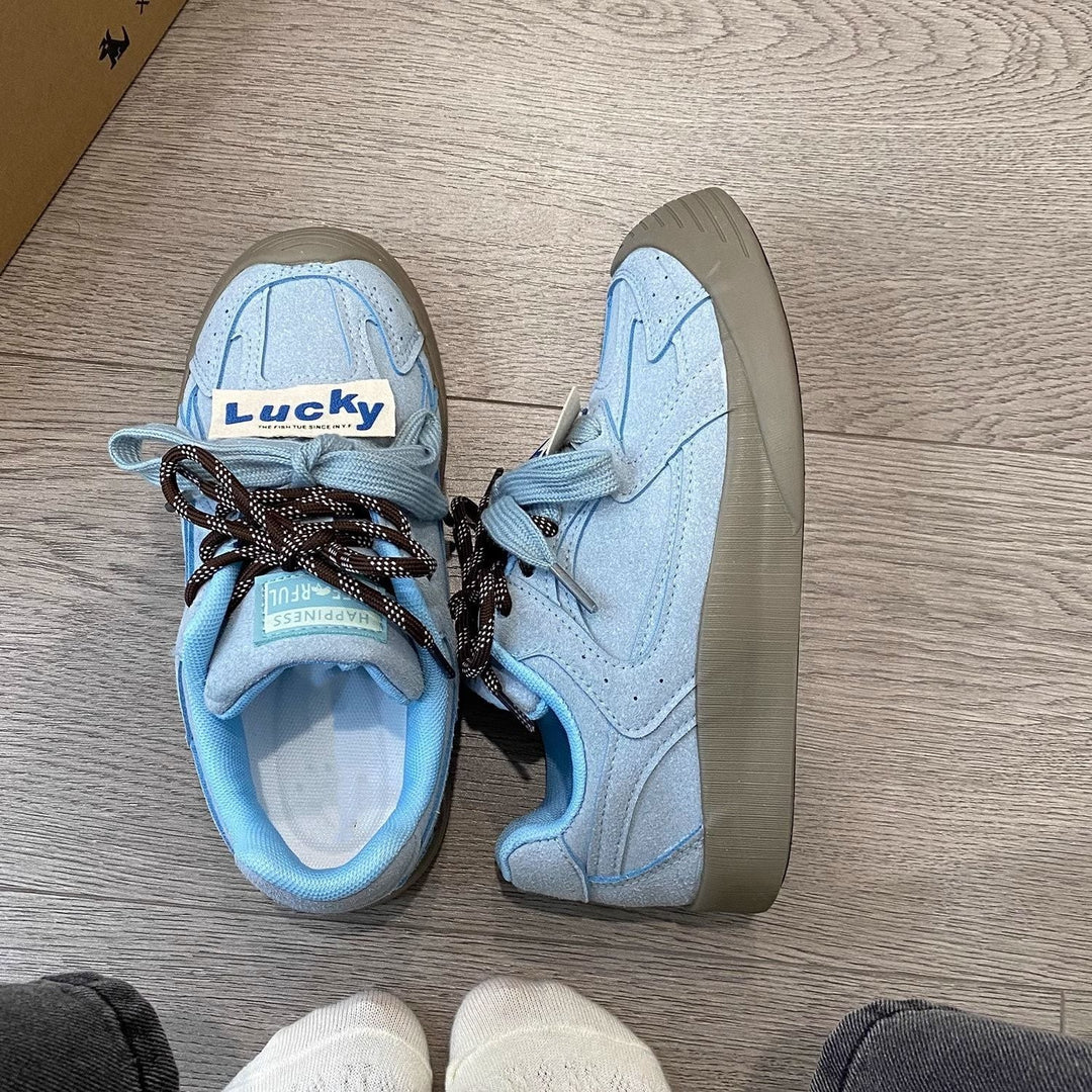 Ladies sporty sneakers with fashionable design and innovative cushioning Mune Fashion
