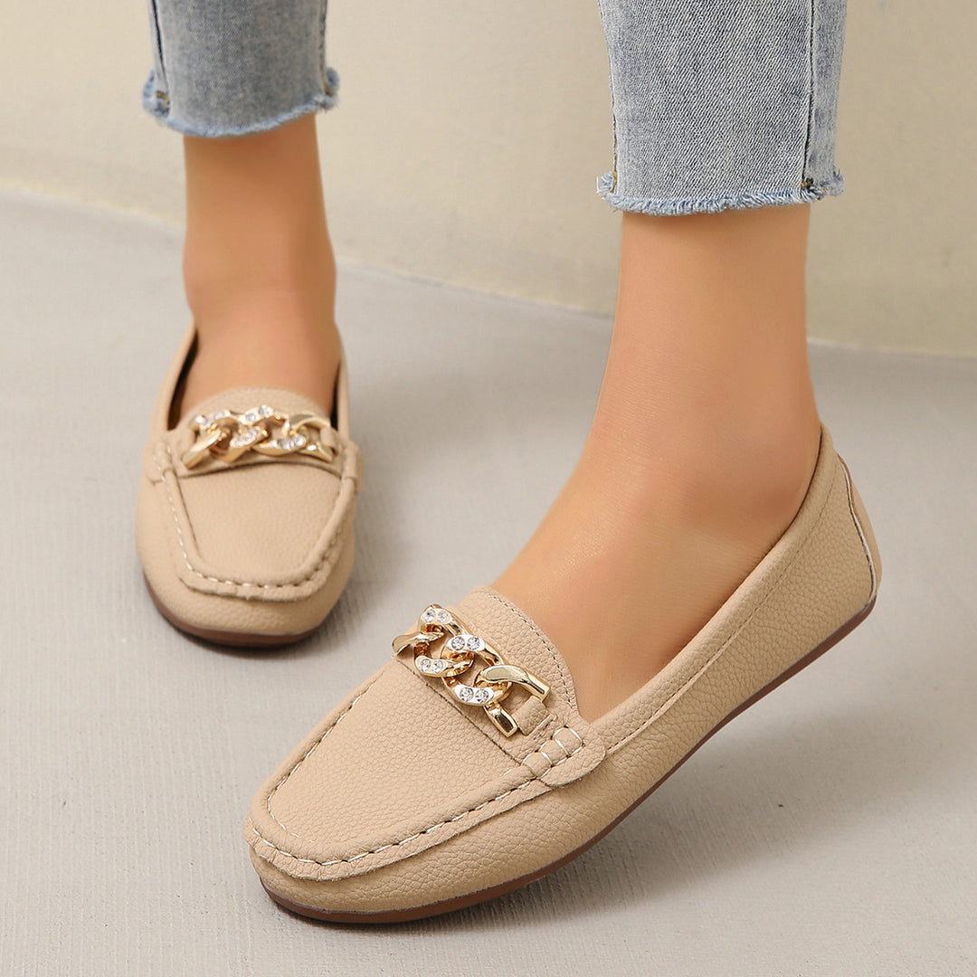 Women's Flexible Moccasin Slipper with Padded Comfort Insole and Decorative Metal Chain Mune Fashion