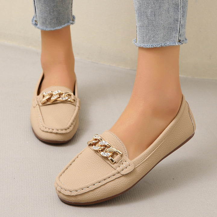 Women's Flexible Moccasin Slipper with Padded Comfort Insole and Decorative Metal Chain Mune Fashion