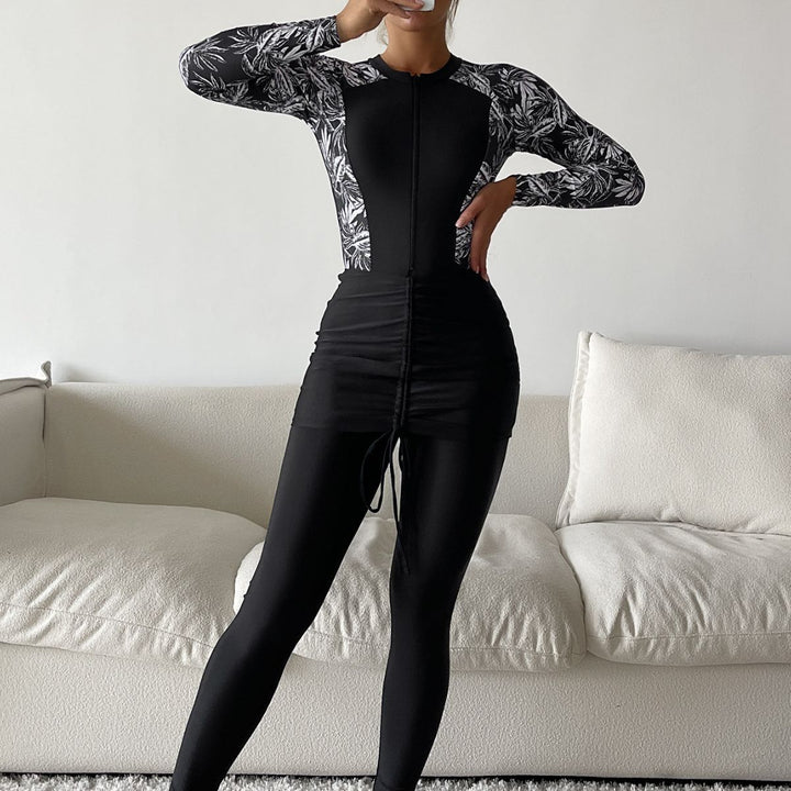Ladies' Sporty Rashguard with figure-flattering design Mune Fashion