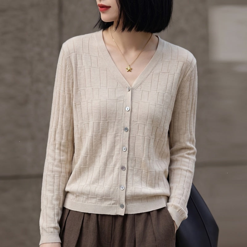 Ladies V-neck fine knit cardigan with structured block design and continuous button placket Mune Fashion