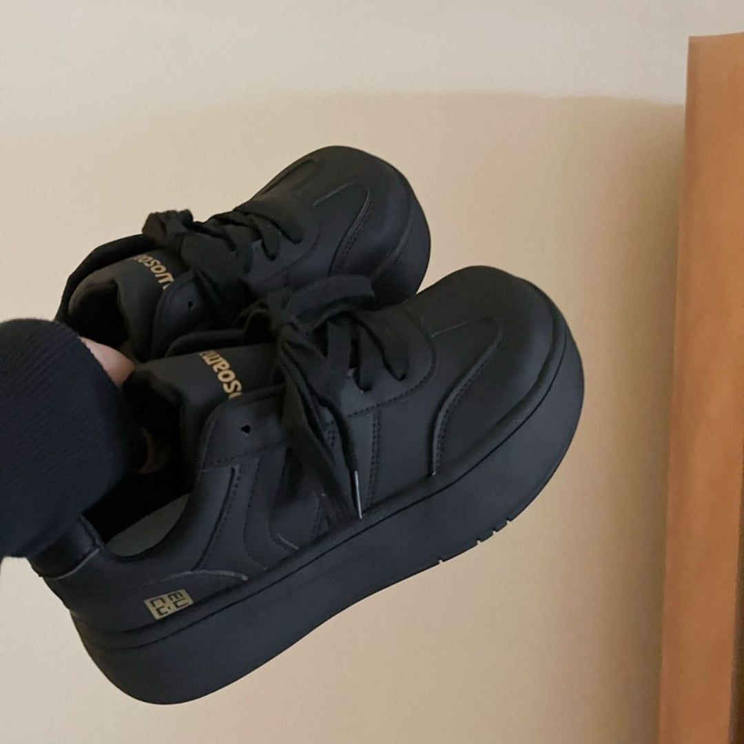 Women's platform sneakers in clean-chunky design with extra high EVA platform sole and padded comfort collar Mune Fashion
