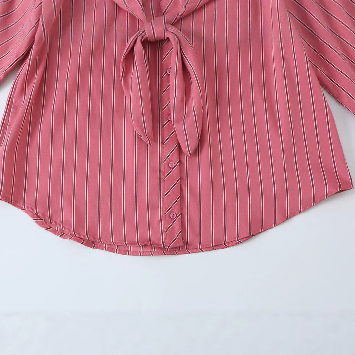 Women's blouse with bow collar, continuous button placket and balloon sleeves Mune Fashion