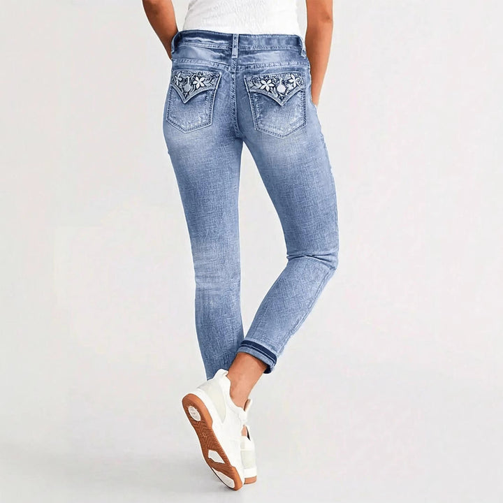 Ladies fitted high-rise skinny jeans with sculpting effect and five-pocket design Mune Fashion
