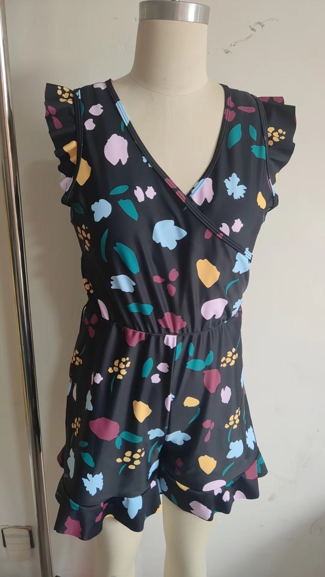 Women's leisure overall with floral design Mune Fashion