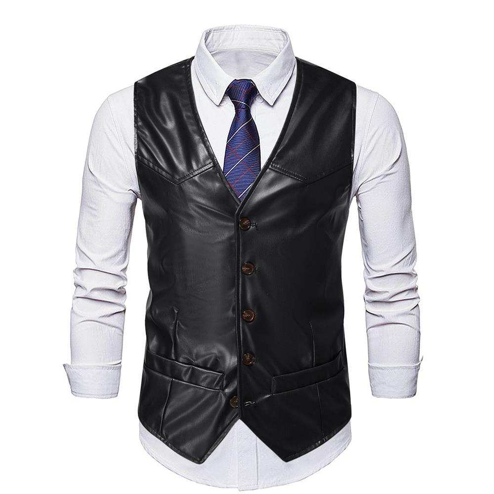 Men's faux leather vest with a fitted cut, V-neckline and implied flap pockets Mune Fashion