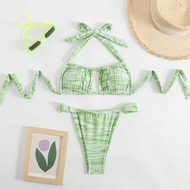 Women Bikini Set with playful back detail and floral pattern Mune Fashion
