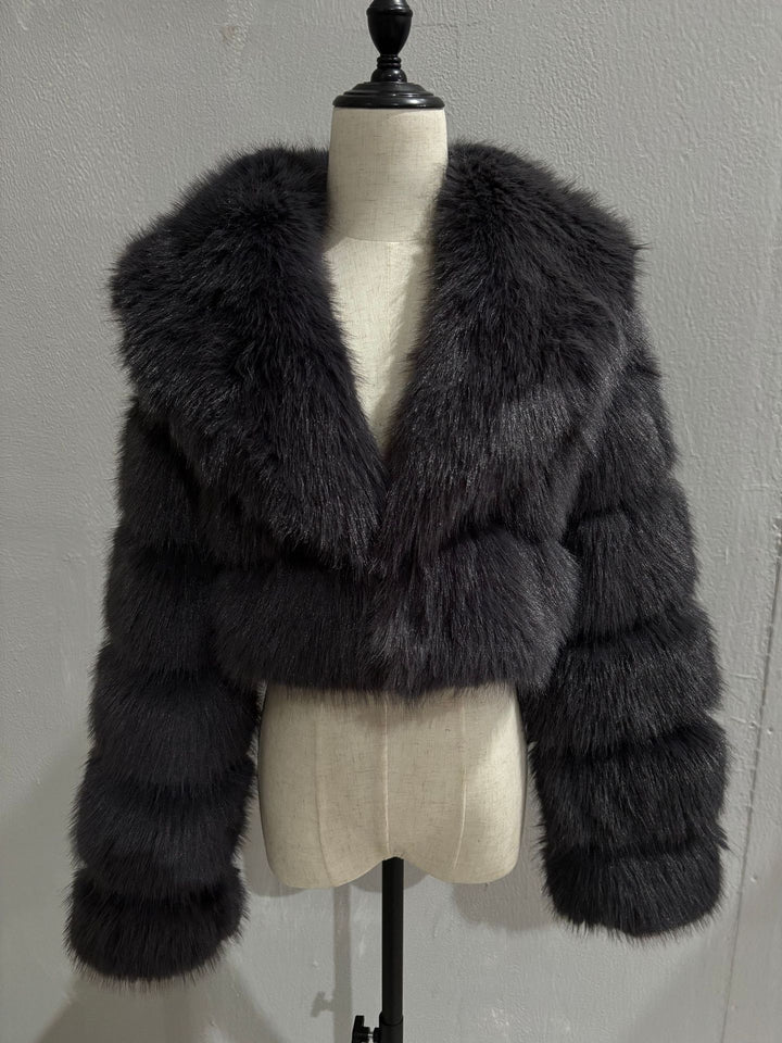 Ladies short-cut faux fur bolero jacket with voluminous shawl collar Mune Fashion