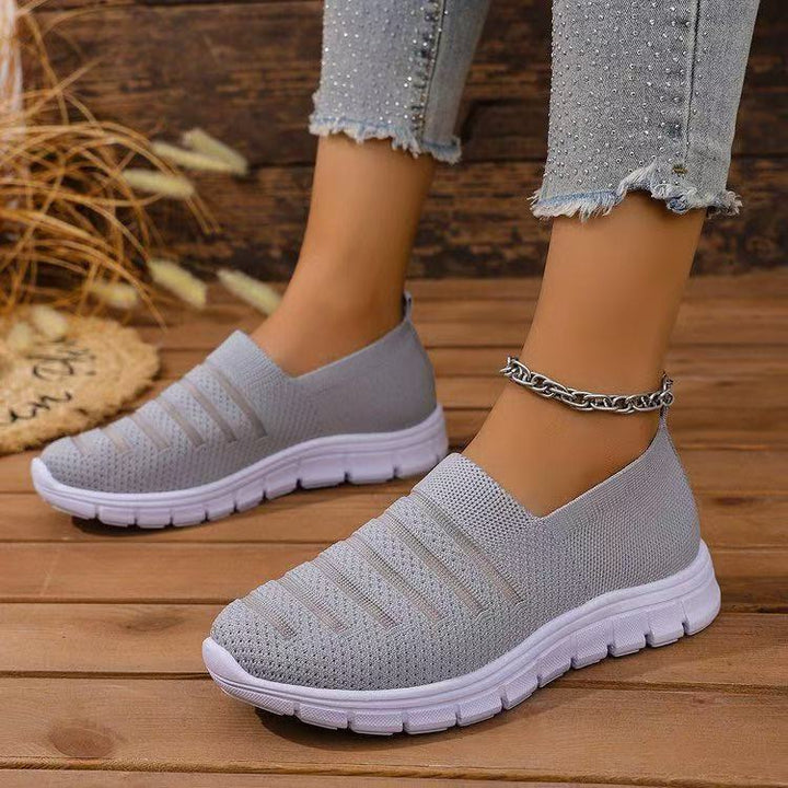 Women's knitted slip-on sneakers with elastic entry and lightweight comfort sole Mune Fashion