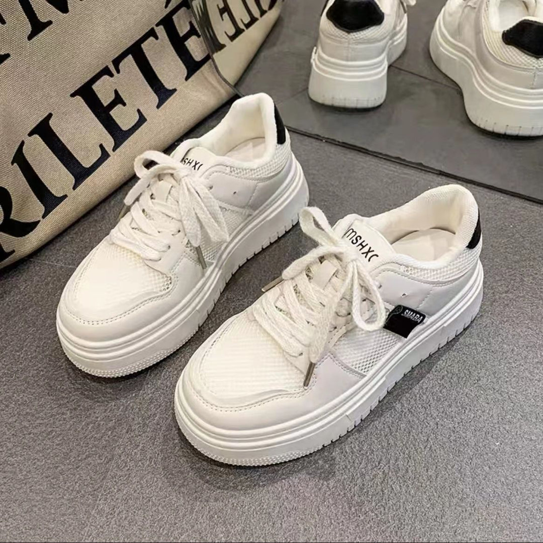 Women's comfortable and sporty sneakers with breathable mesh upper and cushioned sole Mune Fashion