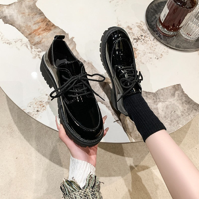 Women's stylish derby lace-up shoes with robust tread sole, padded comfort footbed and subtle platform Mune Fashion