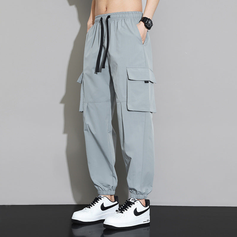 Men's cargo pants with practical side pocket design
